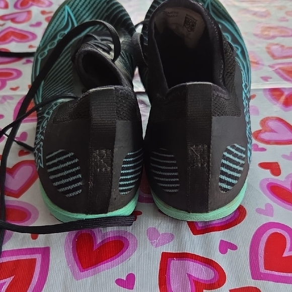 Saucony Women's Black and Green Athletic Shoes - Picture 5 of 8